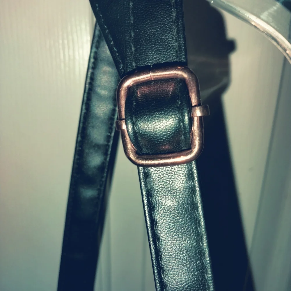 Black batwing goth punk purse backpack - Picture 6 of 11